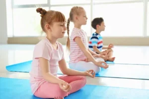 Kids meditating